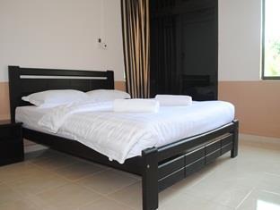 Putra Putri Lodge Kangar Exteriör bild