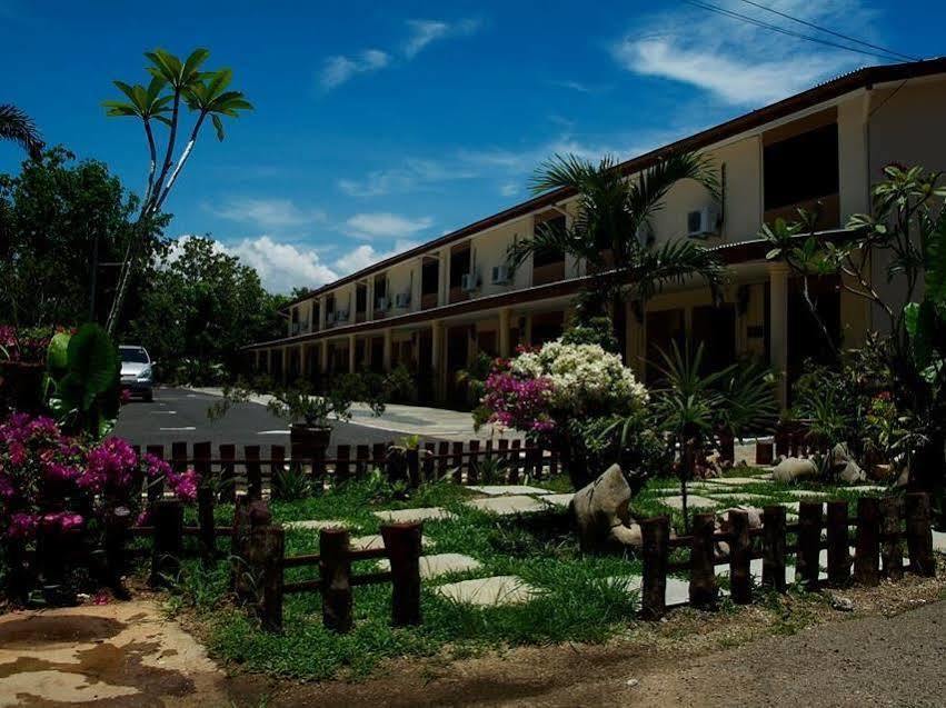 Putra Putri Lodge Kangar Exteriör bild